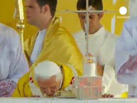 Pope gives closing mass at Catholic youth festival