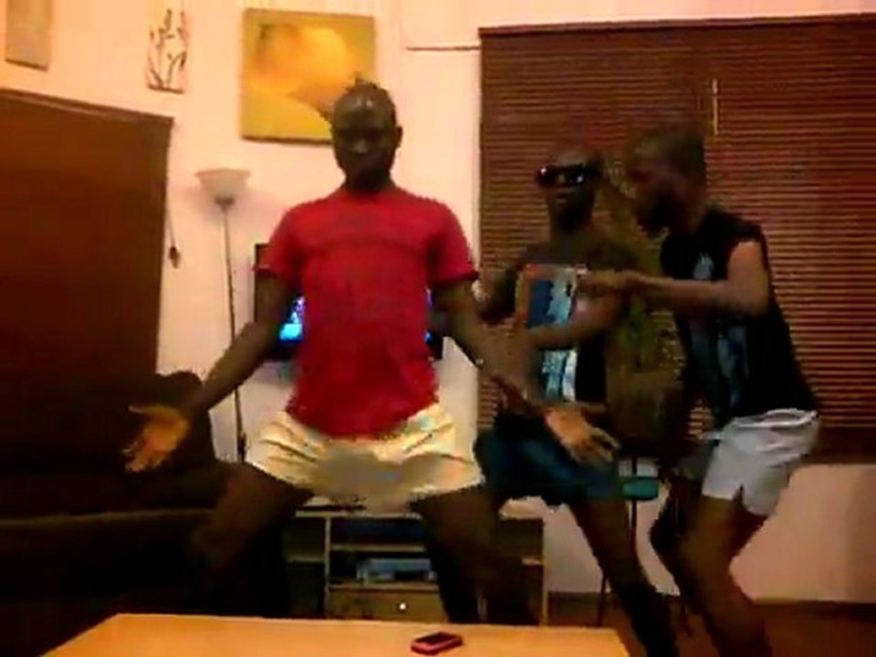 D' Banj Oliver Twist Dance Video Competition by Motunez
