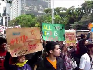 Brésil: manifestations contre la construction d'un barrage