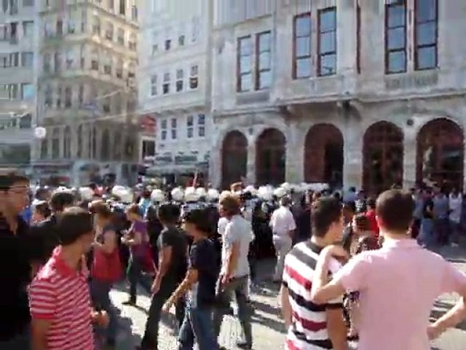 Taksim TERoRE LANET YURUSU