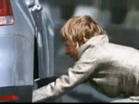 changer-pneus-dangereux-femme