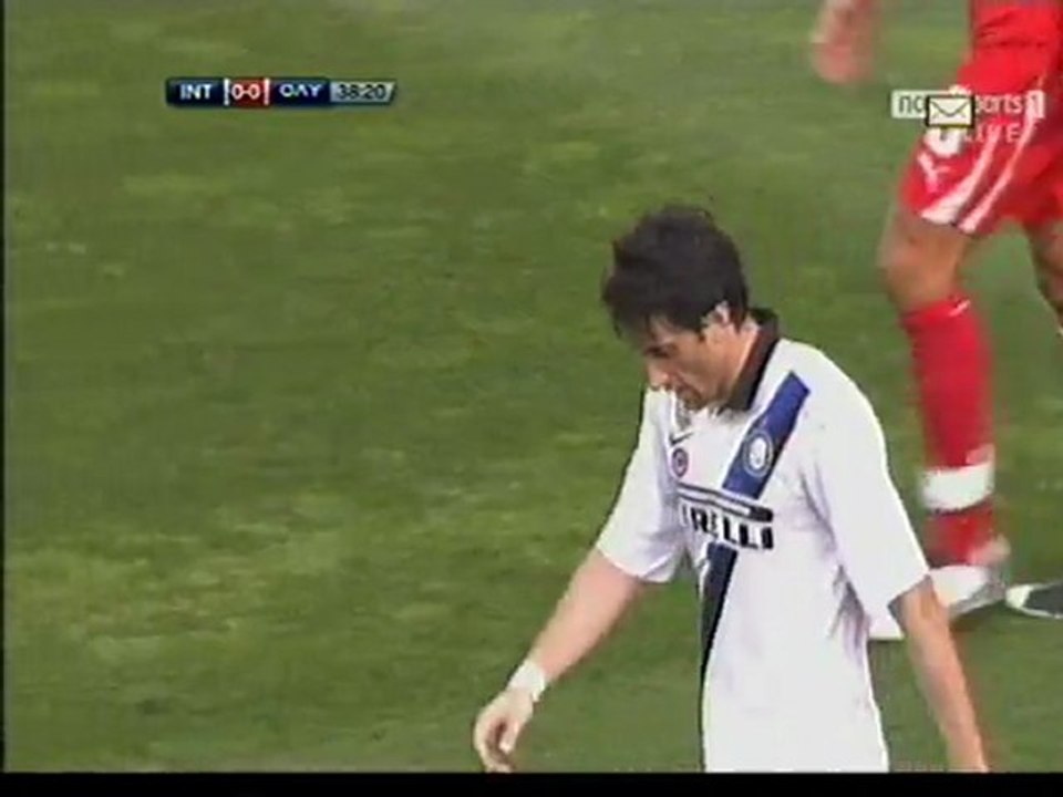 Inter vs. Olympiacos / Header Milito