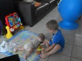 Jeux entre frères...