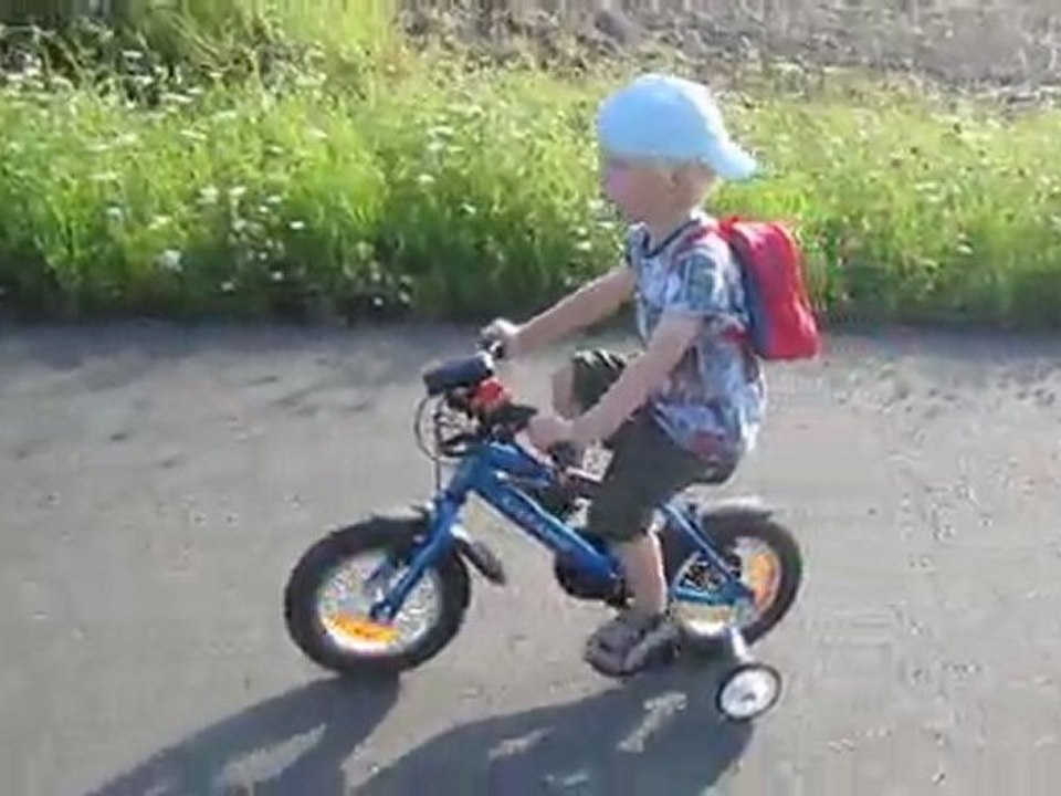 J'ai 3 ans et je fais le Tour de Lecelles 2011