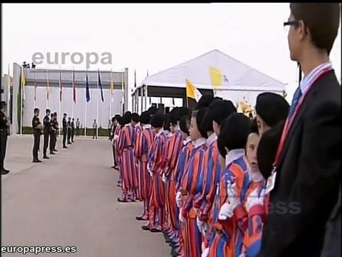 Benedicto XVI: Dejo España contento y agradecido
