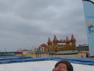 quand Kiki défie -toutes- les lois de la pesanteur!...