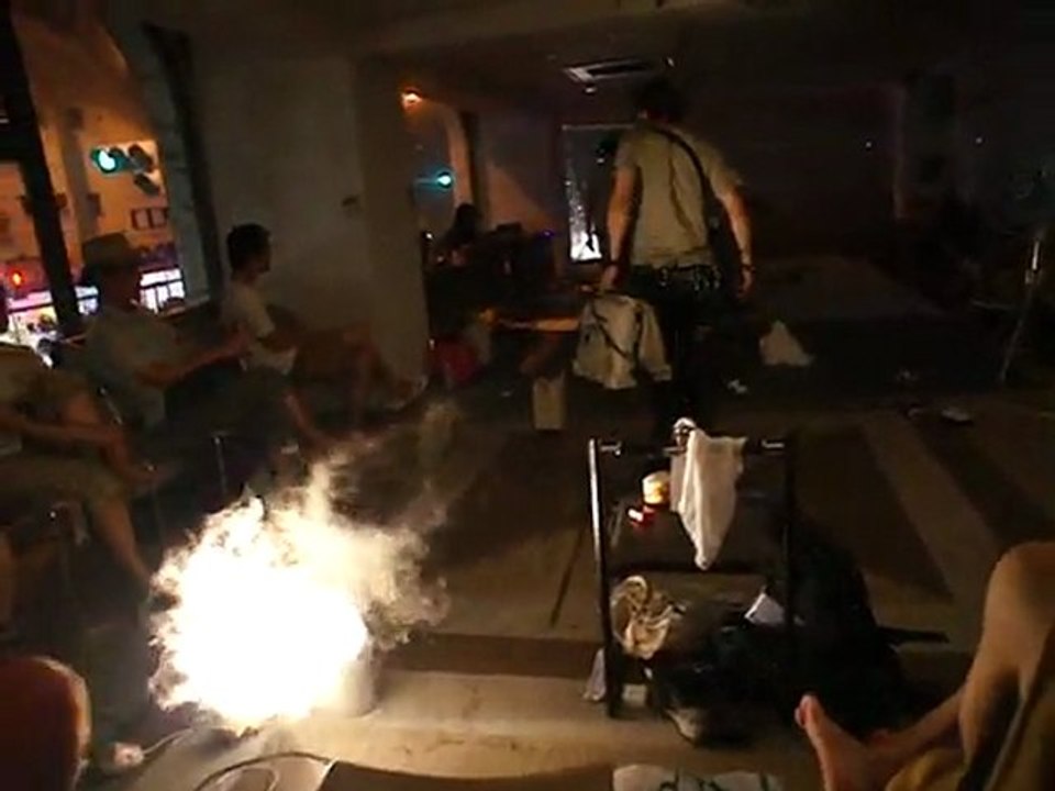 2011年7月31日のシャトー2F 企画：紐と泡と霧 　夜の部の１回目