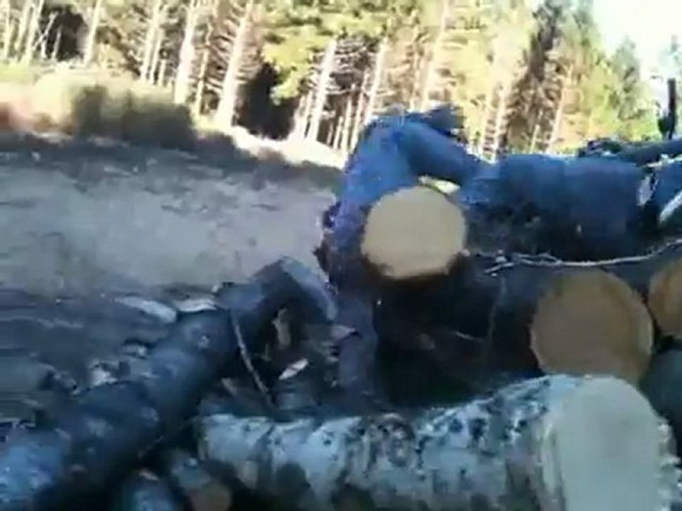 Lumberjack und Mountainbiker Fail