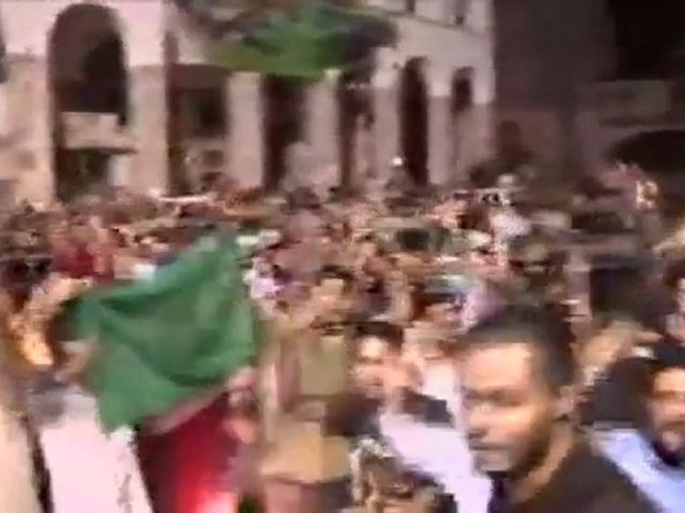 Les rebelles libyens sur la place Verte de Tripoli