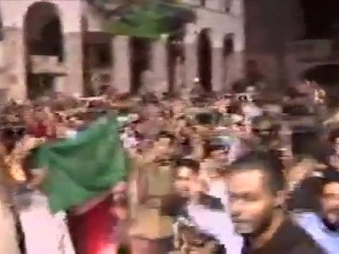 Les rebelles libyens sur la place Verte de Tripoli