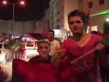 Tunecinos celebran la llegada de los rebeldes libios a Trípoli
