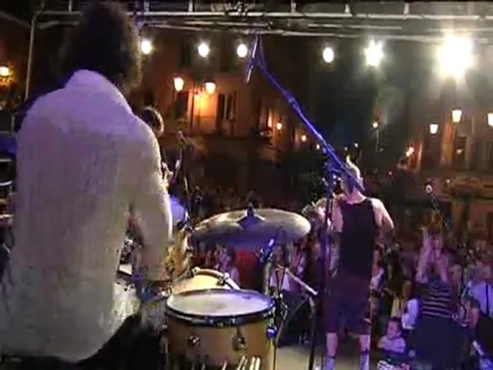 le pied de la Pompe et les becs bien zen à Epinal bouge l été 2011