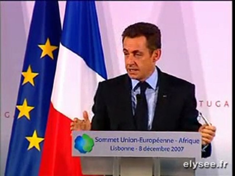 Sommet UE - Afrique 8 décembre 2007 Lisbonne - SARKOZY et à 10mn Khadafi