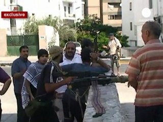 Kaddafi için çember daralıyor