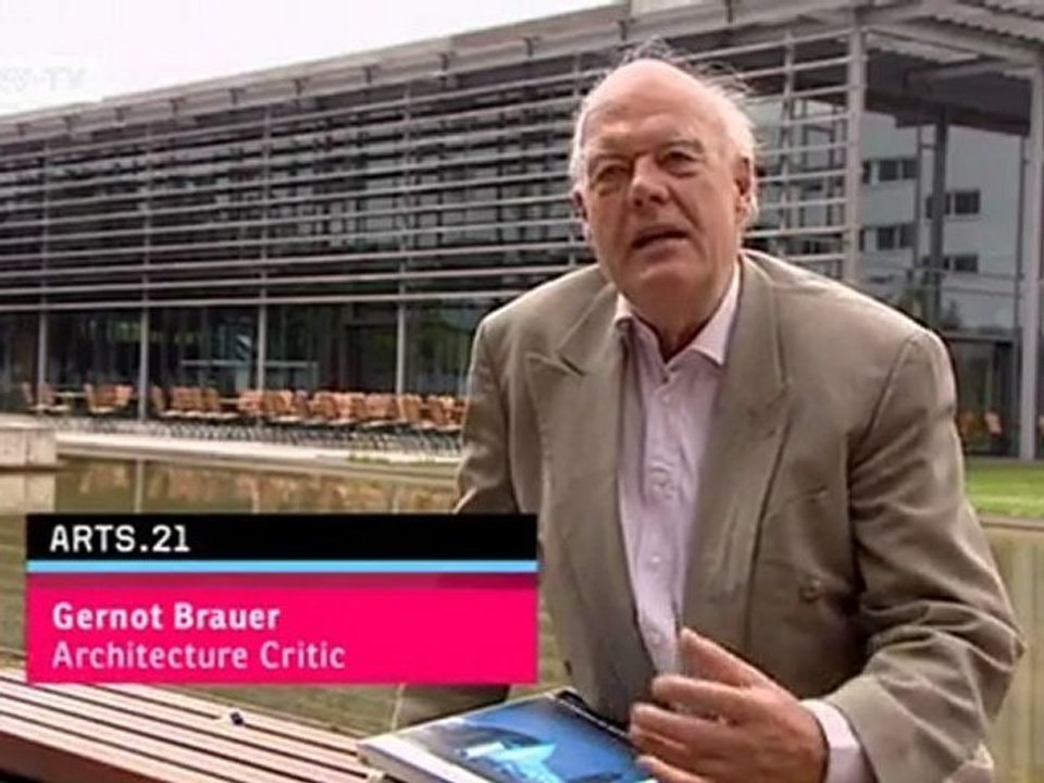 Constructing an image | video of the day