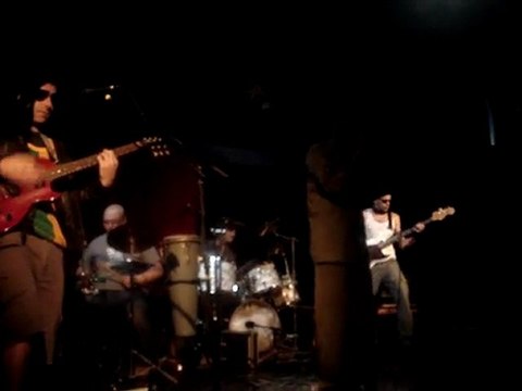 Max Caviar et les Ponchos équitables - TA VIE !