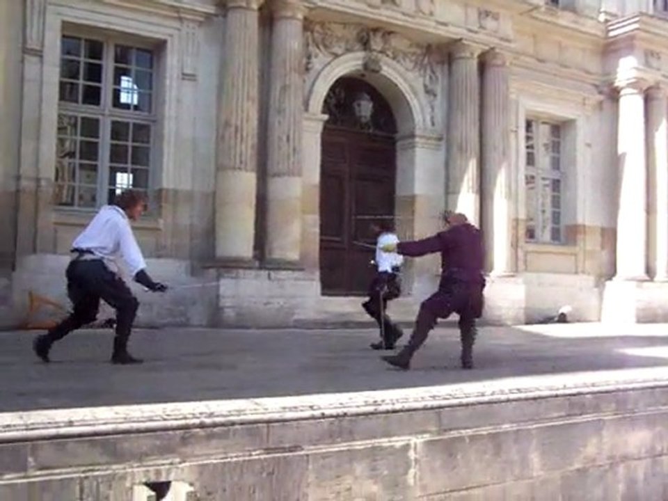 1577 chateau royal de Blois spectacle du Conservatoire National d'escrime ancienne P2