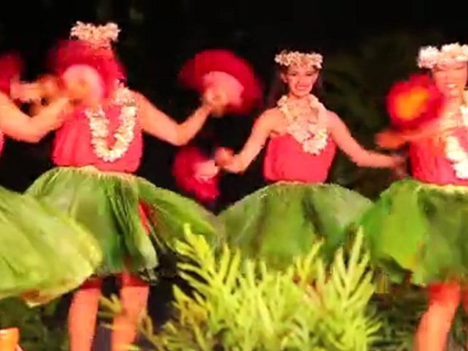 Kauai Luaus - Smith’s Tropical Luau