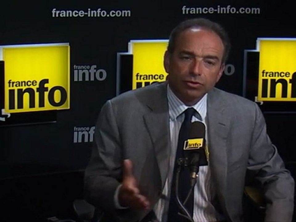 Copé : réduire les dépenses publiques, taxer les hauts revenus