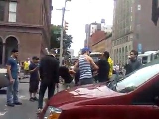 Ryan Gosling Breaks Up Fight in NY