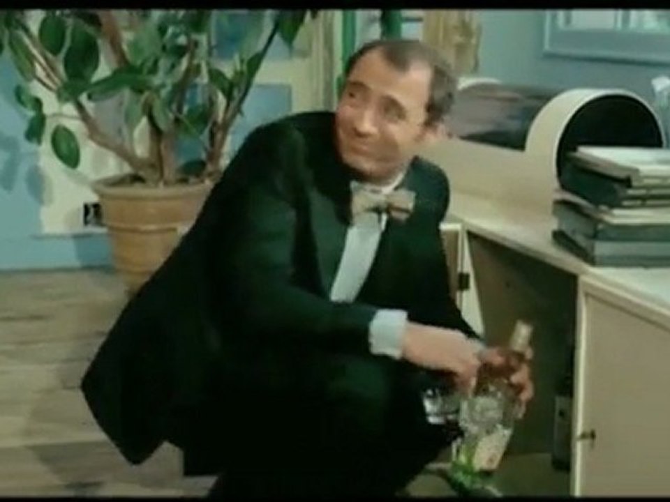 un elephant ca trompe enormement extrait on boit un petit coup