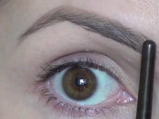astuce #2 tutoriel maquillage : redessiner les sourcils