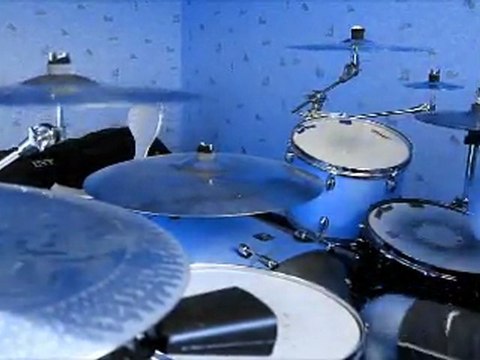 SMELLS LIKE TEEN SPIRIT