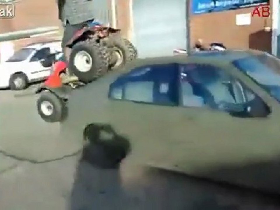 Idiot Crashes Quad - WTF Fail