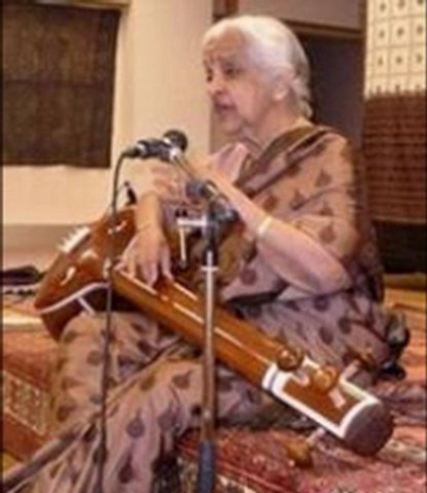Beech bhanwar mori naao (Shaadra) (1942)