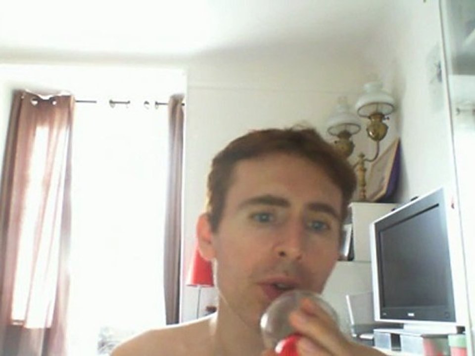 Wiwi égratigne "les oeillets rouges"