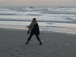 Eliz op het strand in Nederland