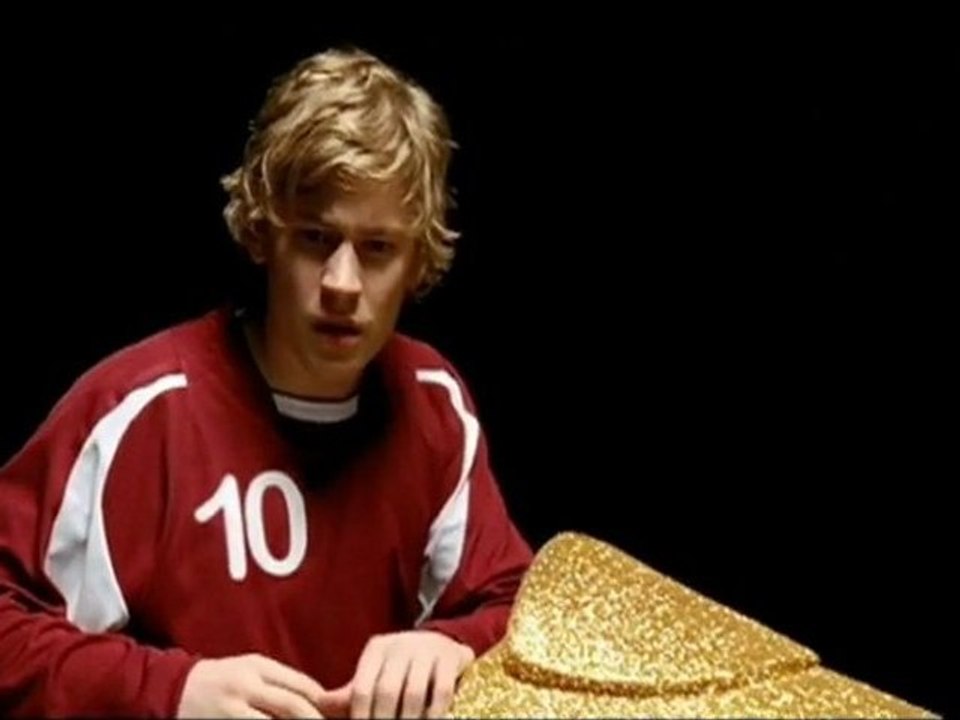 Football  business;huge perils of sponsorships /Nomis