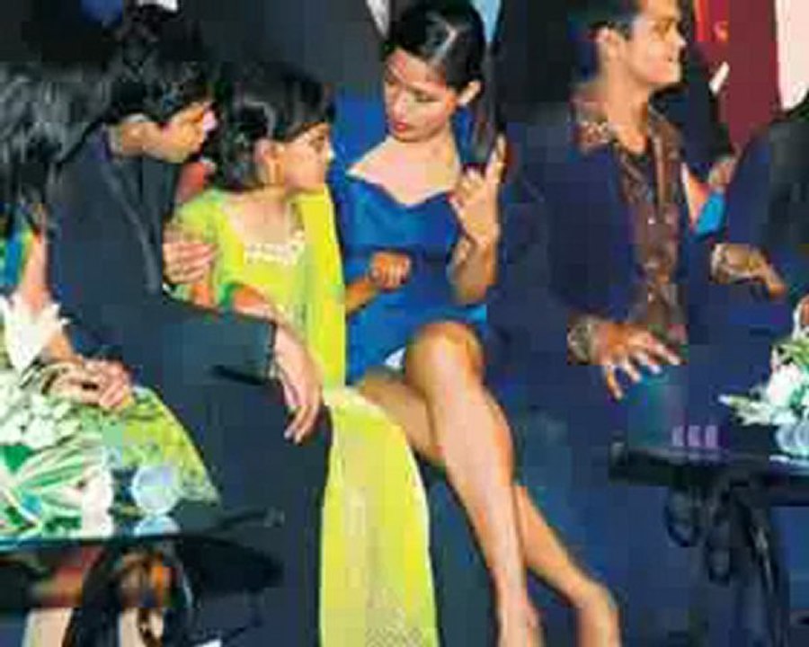 Wardrobe Blunders - Nauheed Cyrusi