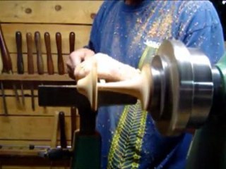 tournage sur bois d'un champignon