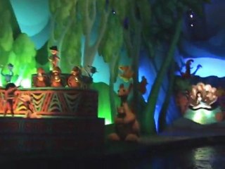 Parc Disneyland Paris : attraction " It's a small world "  (intégrale)