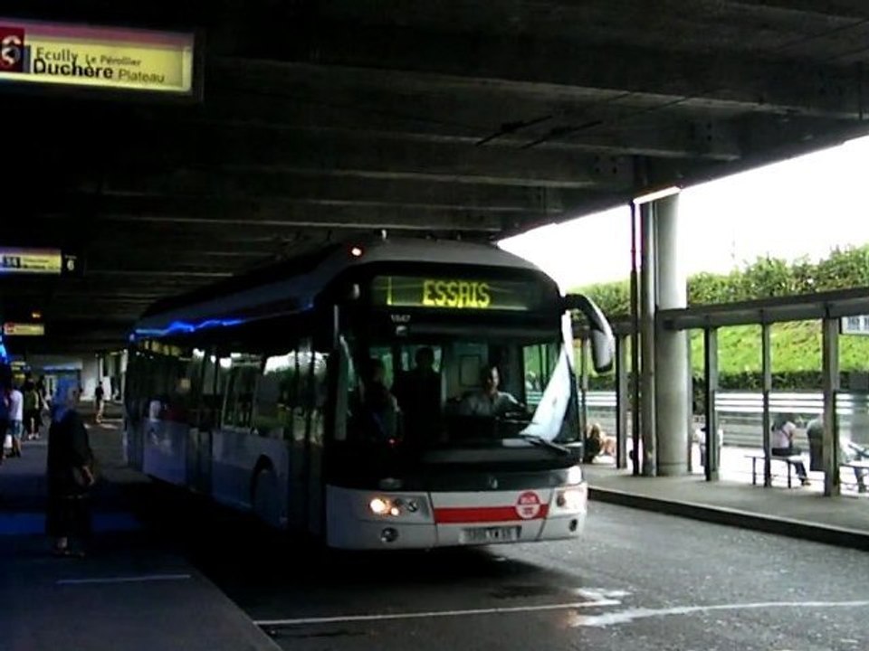 Un Cristalis ETB12 en essais sur la Ligne 44 (Future Ligne C14 Atoubus) à la Gare de Vaise, en direction de Duchère Les Sources