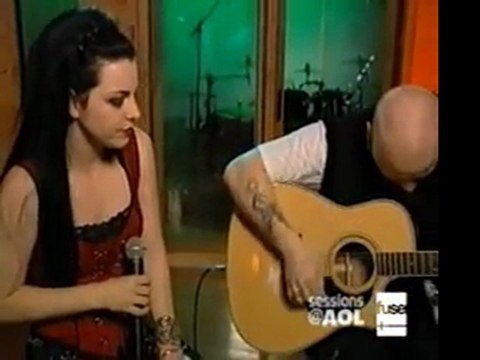 Evanescence - Bring Me To Life @ AOL 2003