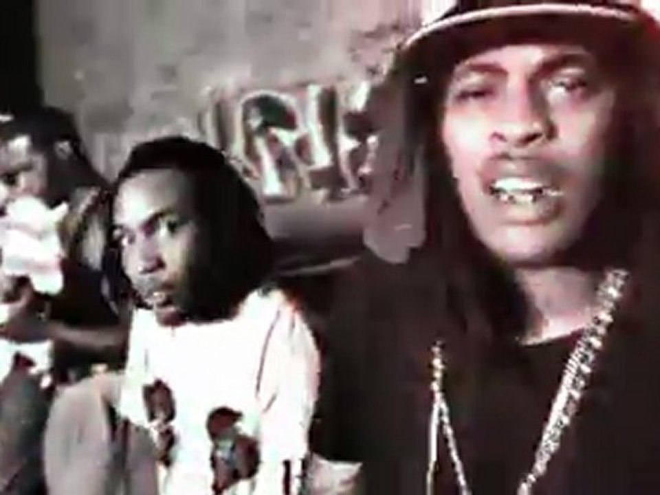 Gucci Mane & Waka Flocka - Young Niggaz