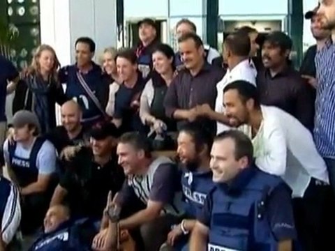 Rebels battle loyalists for Tripoli