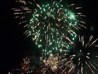 L'équipe GOUPIL4x4 vous présente ses Meilleurs Voeux 2012 Feu d'artifice de Bonifacio 2011 P1070426