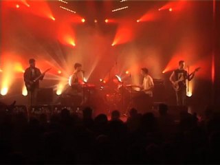 Live 3 de WU LYF pour l'album "Go Tell the Fire Mountain"