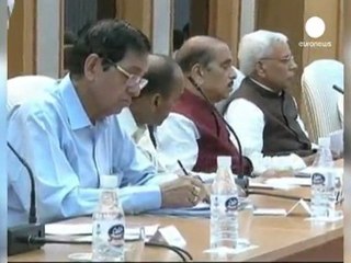 Hindistan'ın yeni Gandhi’si Hazare açlık grevinde...