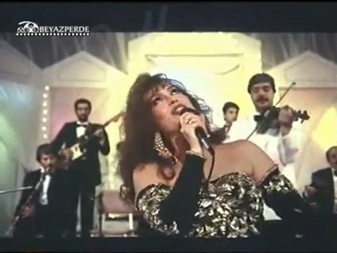 Soğuktu ve Yağmur Çiseliyordu -1- Türkan Şoray - Ekrem Bora