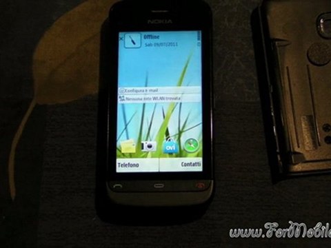 Nokia C5-03 - Inserimento SIM, batteria e prima accensione