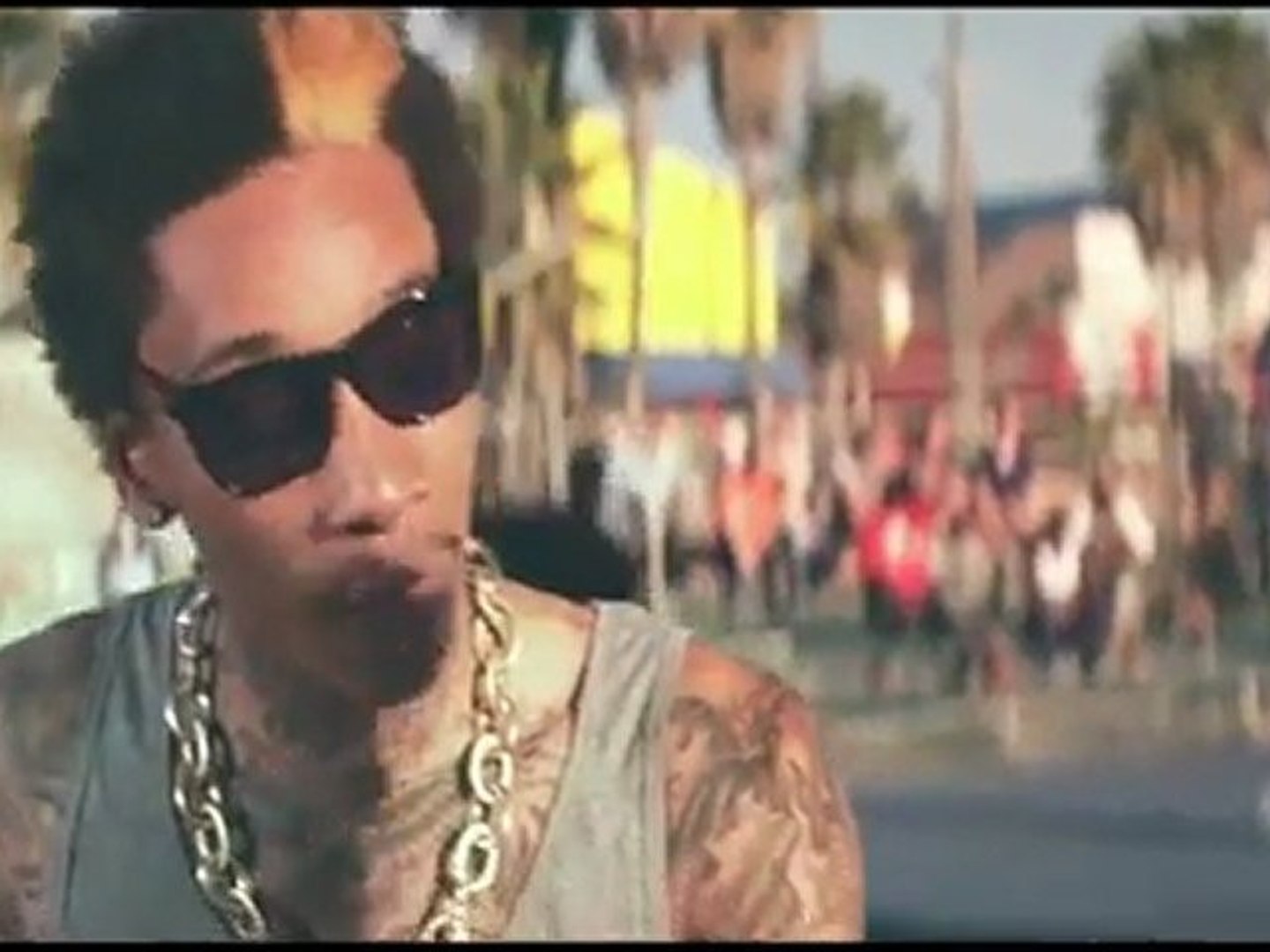 Wiz Khalifa - Roll Up [Official Music Video] - video Dailymotion