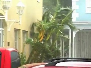 Irene slams Bahamas, takes aim at U.S.