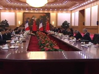 Sarkozy à Pékin : le président Hu Jintao a "confiance dans l'euro"