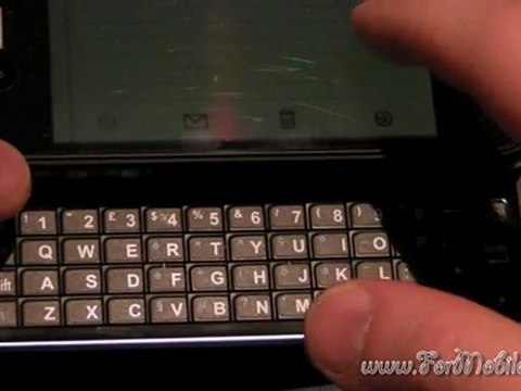 Recensione di iSlidek (cover con qwerty bluetooth integrata) per iPhone 4
