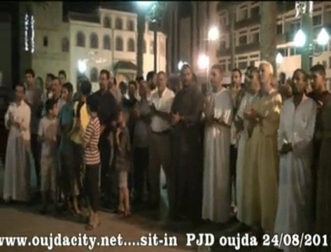 حزب العدالة والتنمية وحركة التوحيد والاصلاح بوجدة ينظمان وقفة احتجاجية بوجدة تضامنا مع الشعبين السوري والليبي