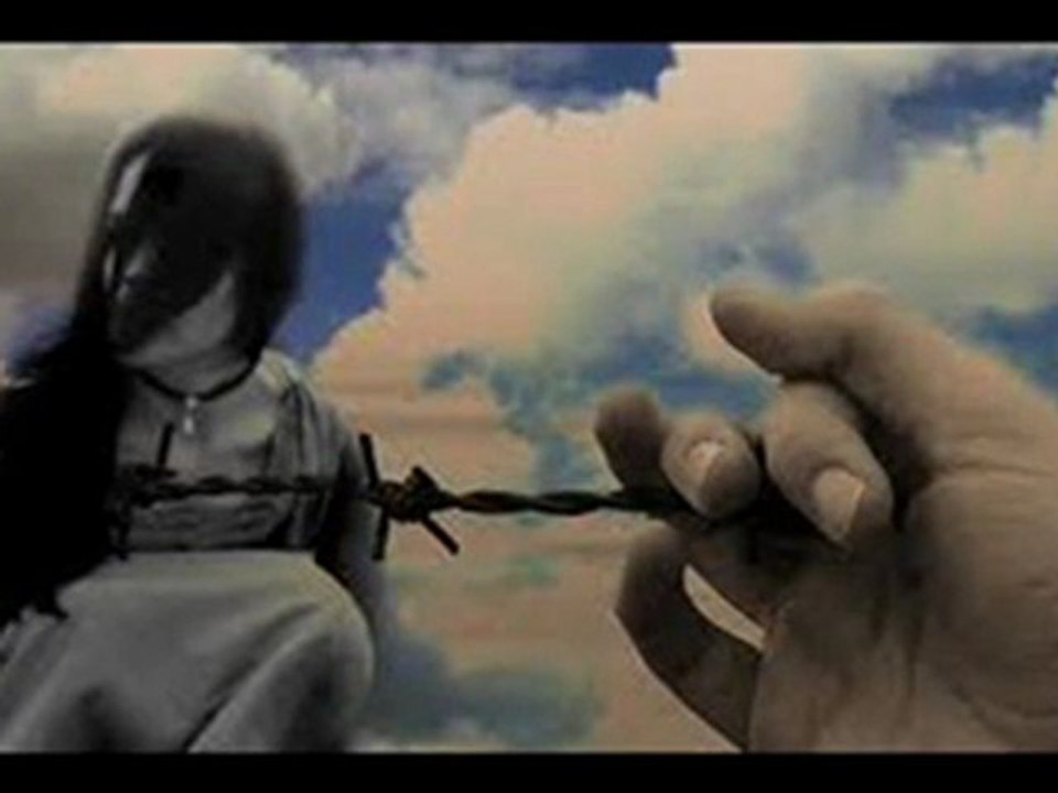 Seni içimden terk ediyorum..  (mutlaka bir kere  dinle)